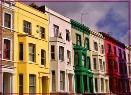 Típicas casas de colores en Notting Hill