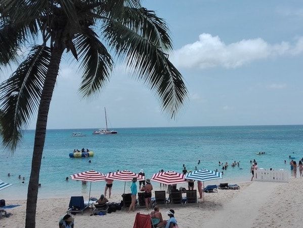 Playa de pago en MoBay