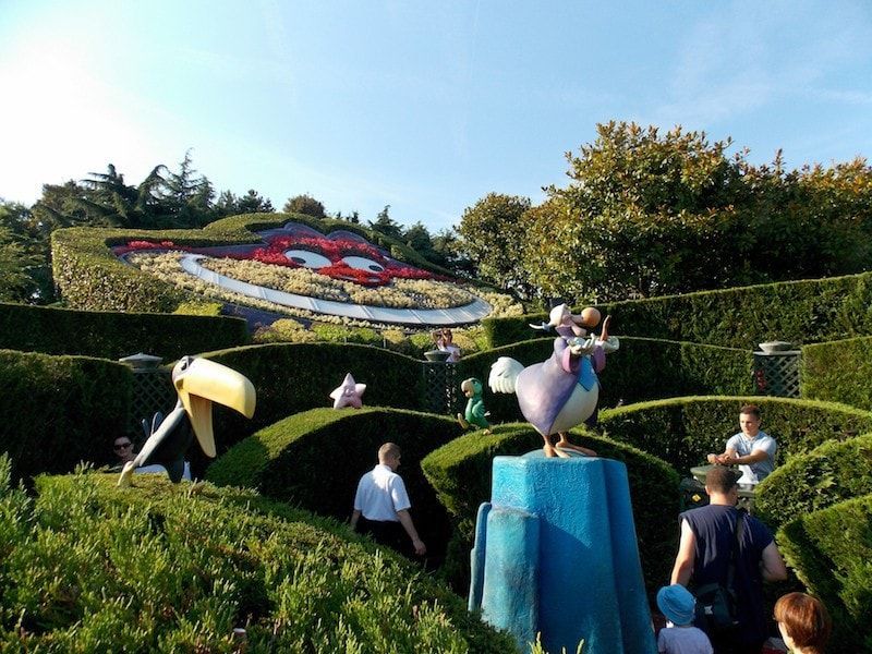 Comprar entradas Disneyland para recorrer el laberinto de Alicia