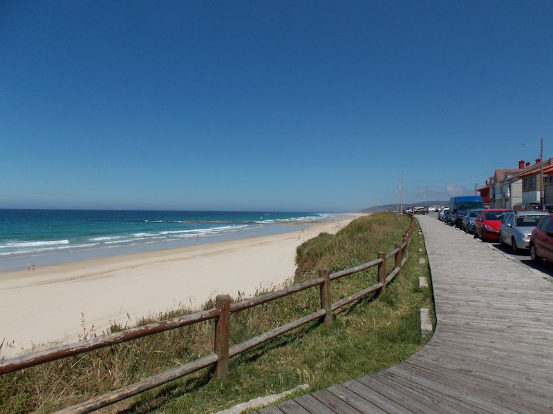 Playa de Razo para hacer surf en Galicia