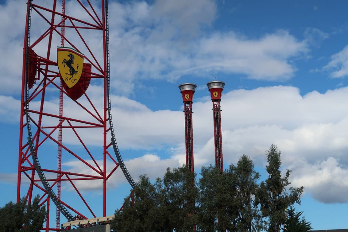 Atracciones de Ferrari Land.