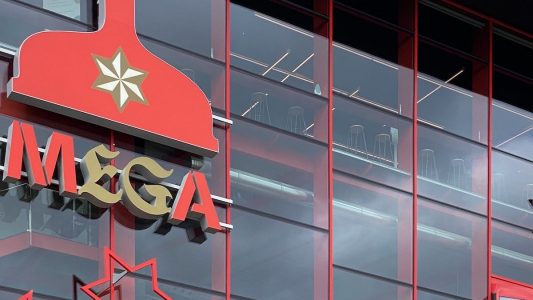 Visita a Mega