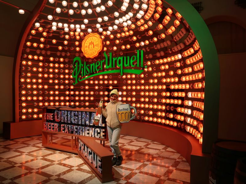 Cerveza Pilsner tradicional en el Museo de Urquell en Praga