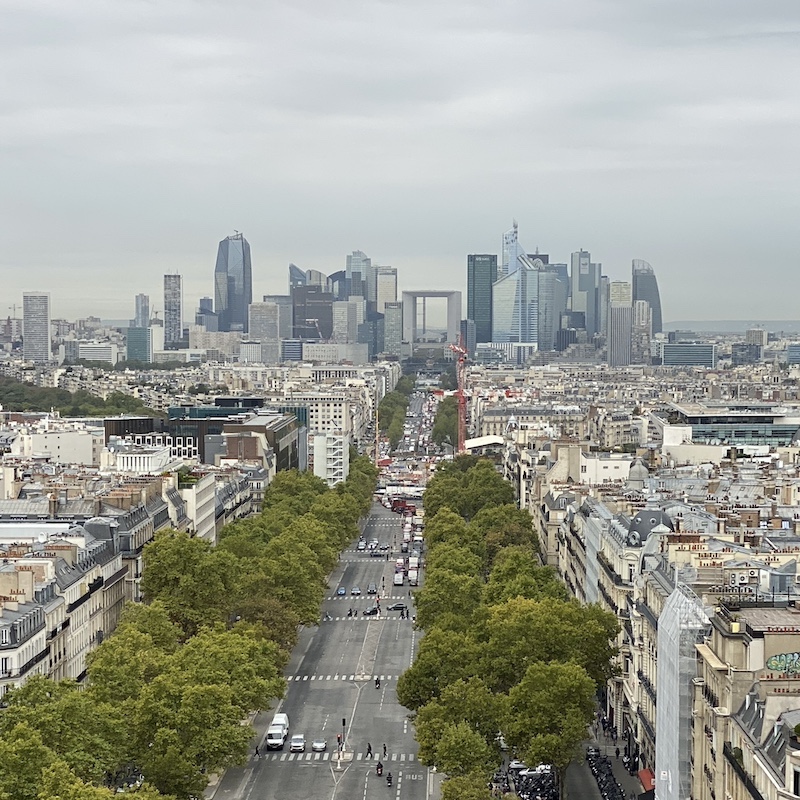 Vistas panorámicas de La Défense desde la terraza del Arco de Triunfo