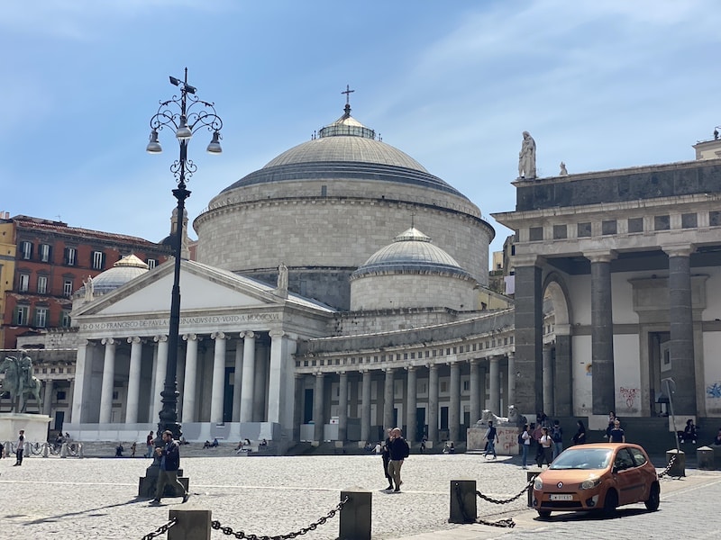 Plaza del Plebiscito napoles