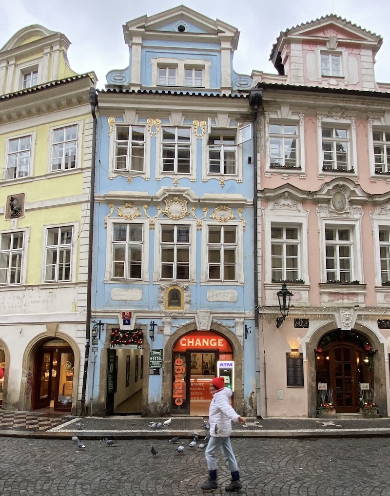 Fachada de una oficina de cambio de moneda en Praga